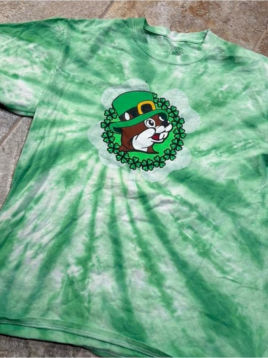 Buc-Ees Other - Green Tie-Dye Short Sleeve Tee with Leprechaun Graphic